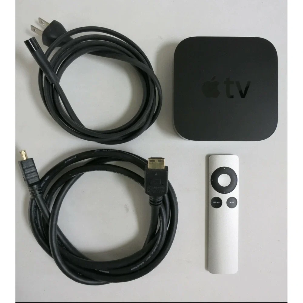 Apple TV (3rd Generation) Streaming Device‎ Bundle A1469 Excellent Condition